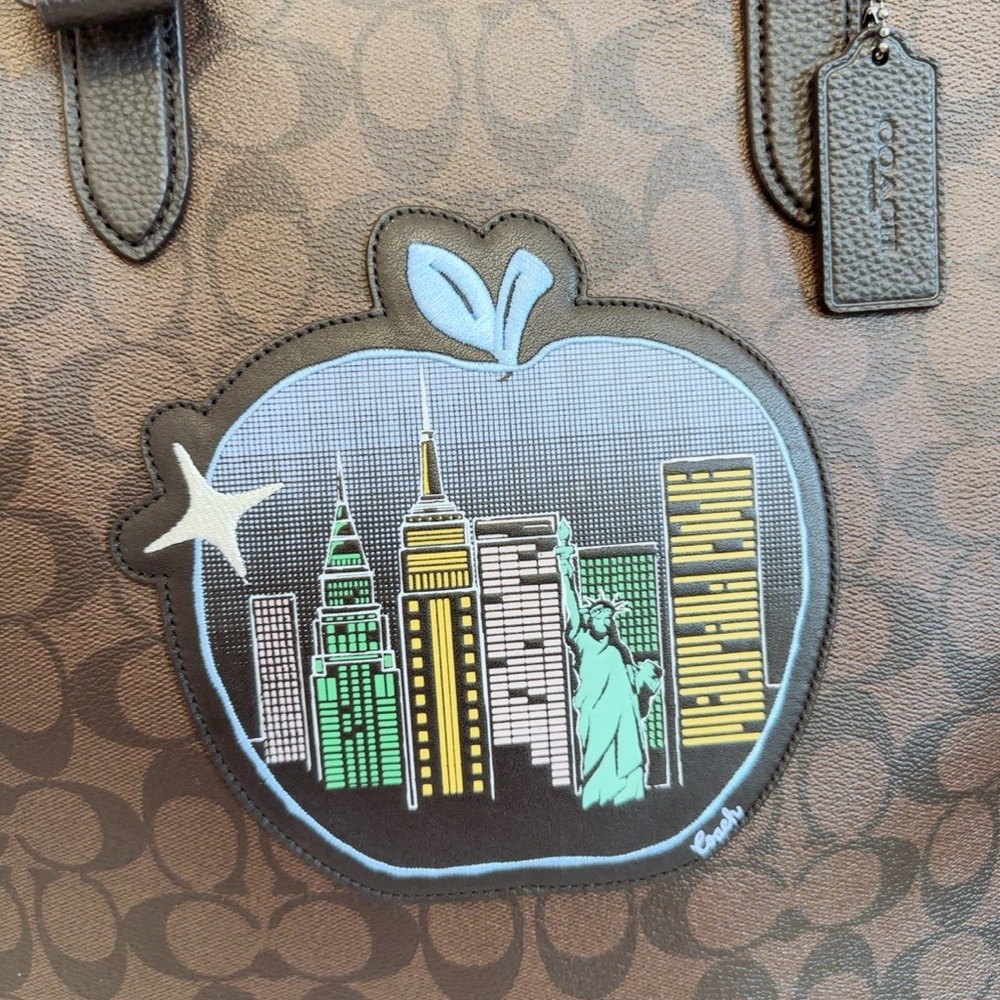 NWT Coach Graham Structured Tote In Signature Canvas With Souvenir Patches C6634 - Picture 7 of 13